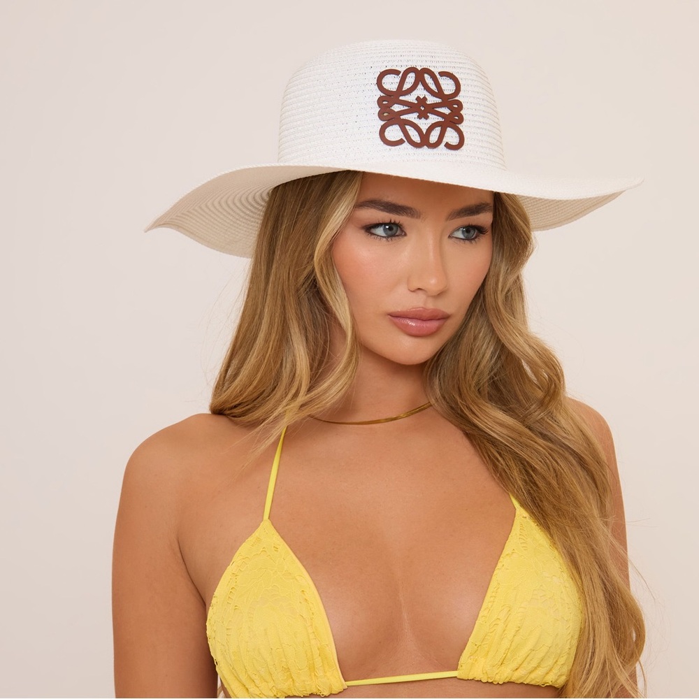 beach hat in white